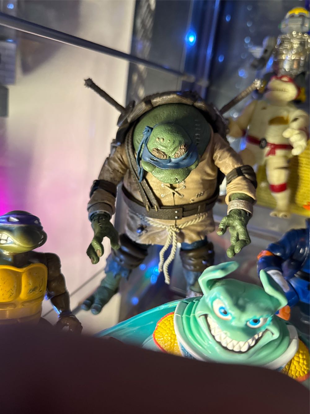 Universal Monster Ultimate Leonardo Hunchback - Teenage Mutant Ninja Turtles vinyl figure collectible [Barcode 634482541869] - Main Image 2