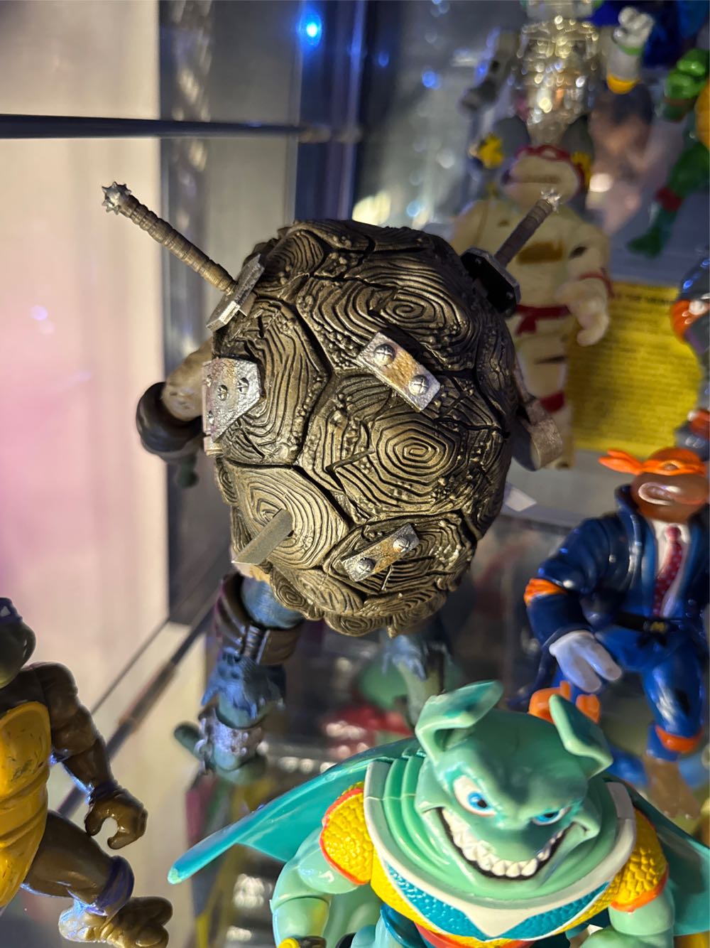 Universal Monster Ultimate Leonardo Hunchback - Teenage Mutant Ninja Turtles vinyl figure collectible [Barcode 634482541869] - Main Image 3