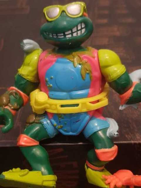 Michelangelo "The Sewer Surfer” - Teenage Mutant Ninja Turtles vinyl figure collectible [Barcode 043377811534] - Main Image 2