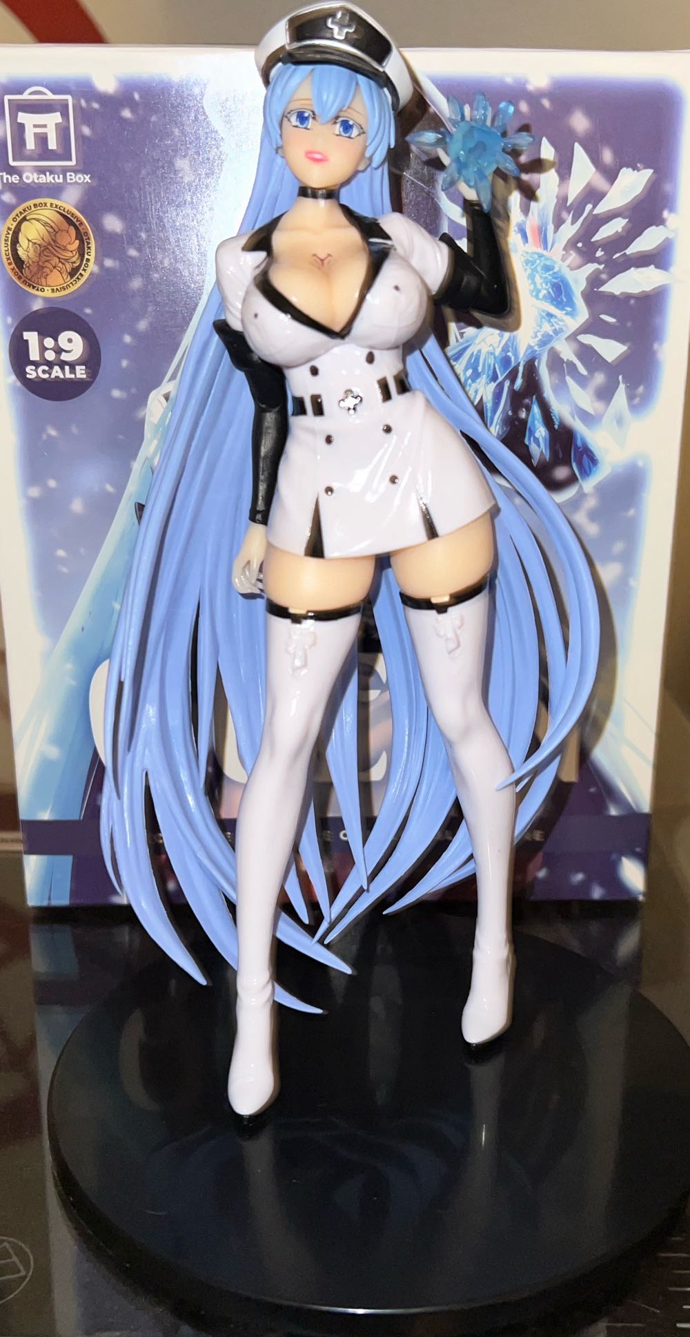 The Ice Queen  vinyl figure collectible - Main Image 2