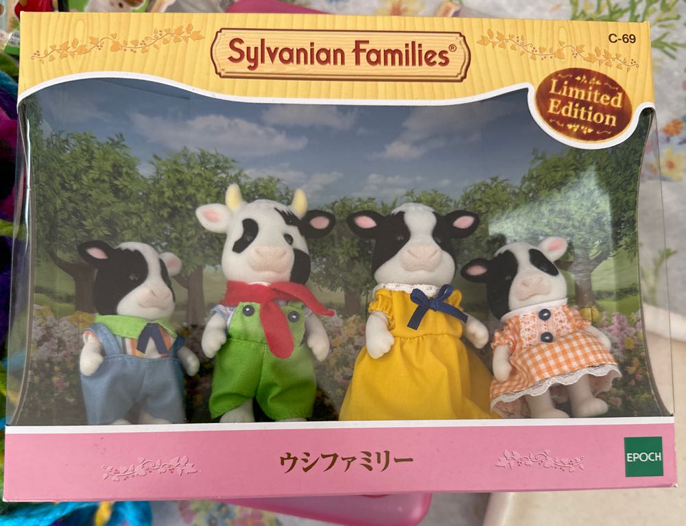 Families Seasonal Cow Family Epoch Sylvanian Families Cow C 69 Calico Critters Japan Set Doll Edition New Limited From F S Of 4  vinyl figure collectible [Barcode 4905040148452] - Main Image 2
