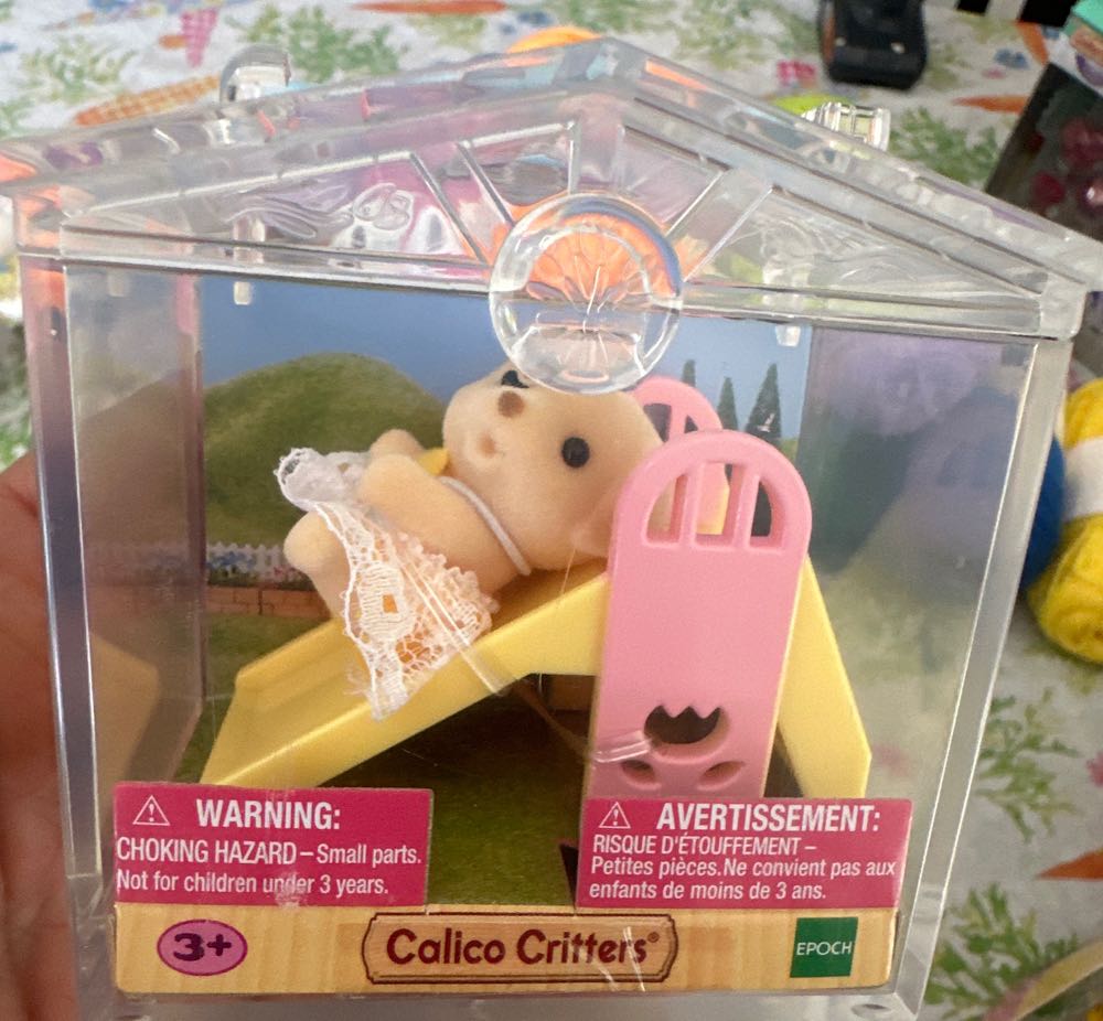 Calico Critters Mini Carry Case Valisette Epoch Everlasting D’activités 3as  vinyl figure collectible [Barcode 020373218758] - Main Image 3