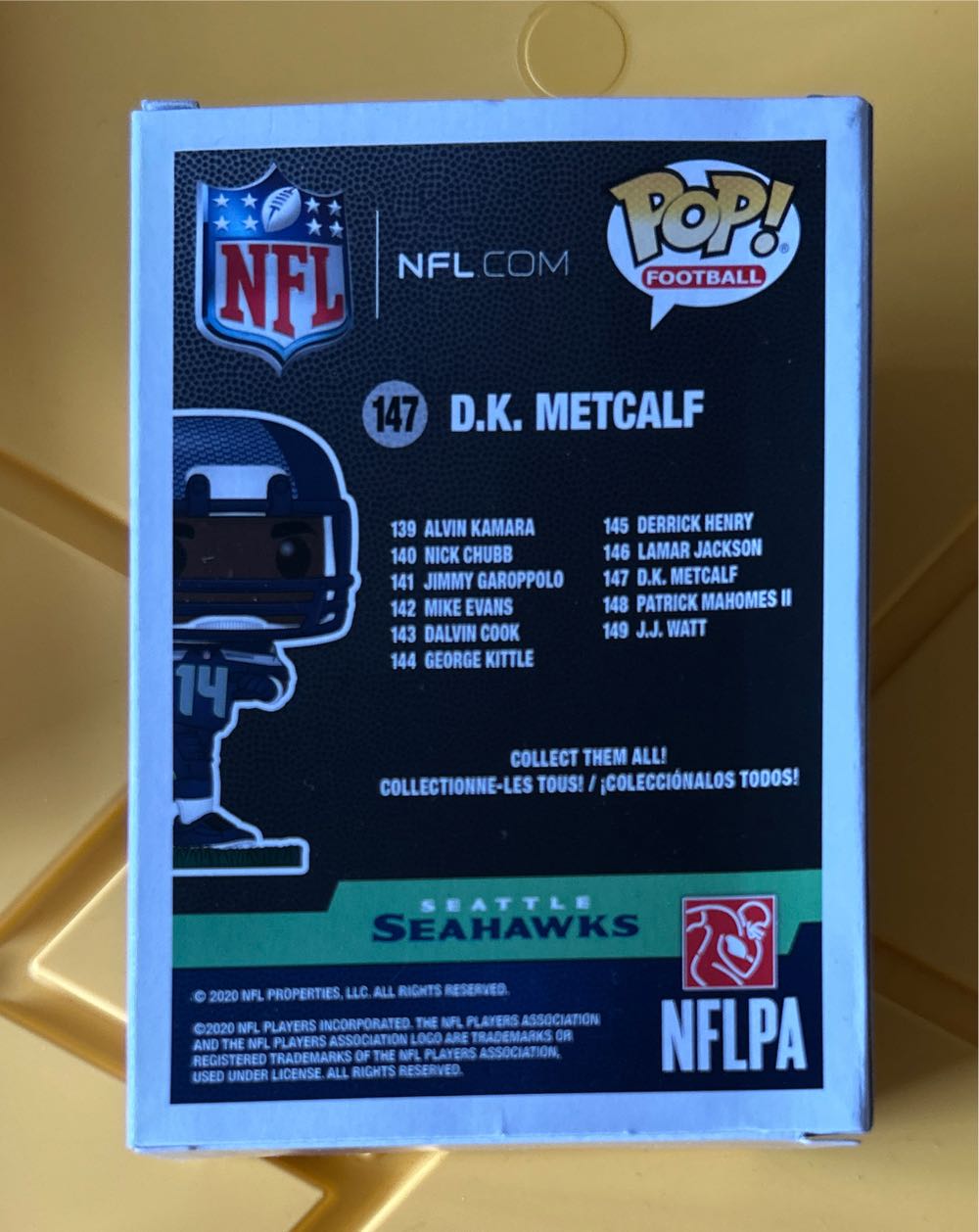 D.K Metcalf #14 - NFL vinyl figure collectible [Barcode 889698509770] - Main Image 3