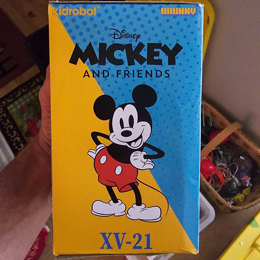 Mickey Mouse   vinyl figure collectible [Barcode 883975163518] - Main Image 2