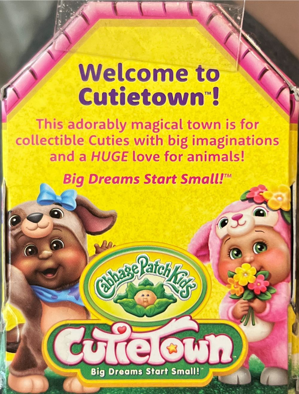 Cabbage Patch Kids Cutietown Series 1  vinyl figure collectible [Barcode 191726407744] - Main Image 2