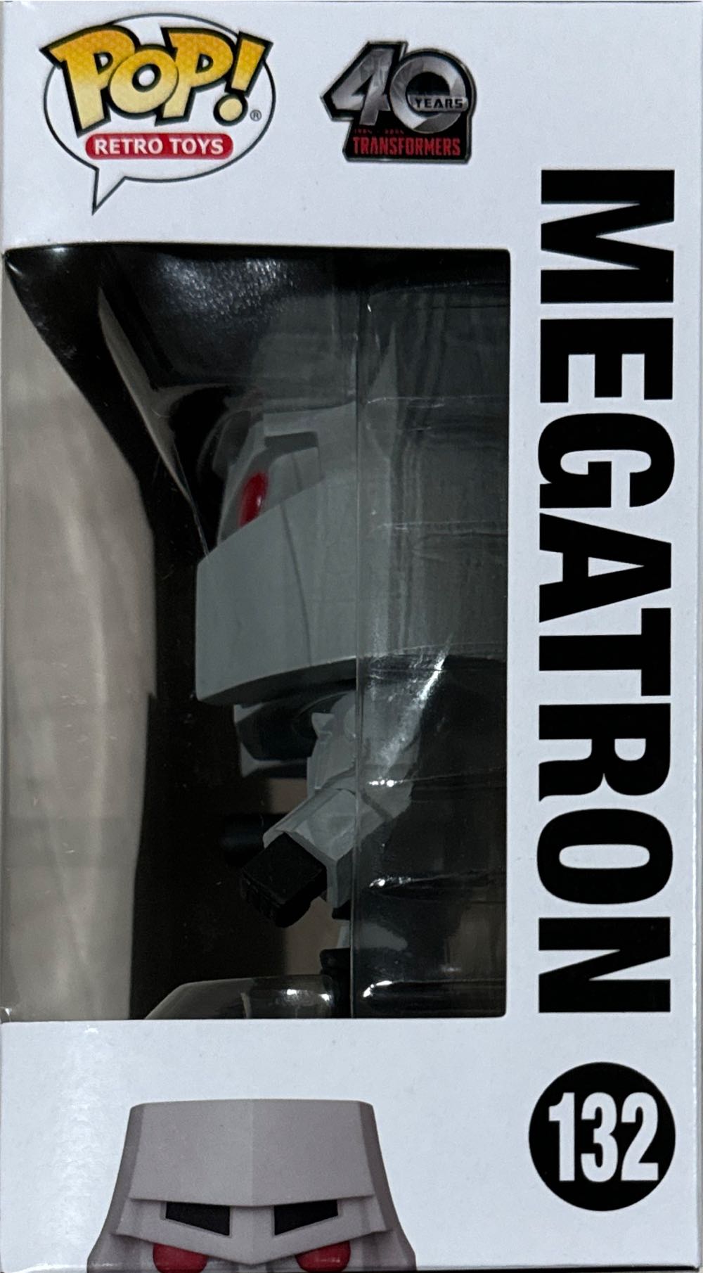 Megatron - Transformers vinyl figure collectible [Barcode 889698809863] - Main Image 2