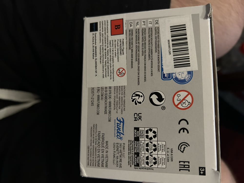 Ikaris - Marvel Universe vinyl figure collectible [Barcode 889698571265] - Main Image 4