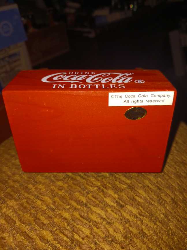 Coca-Cola Miniature Empty Coke Bottles In Red Coca-Cola Wooden Crate - Coca-Cola vinyl figure collectible - Main Image 3