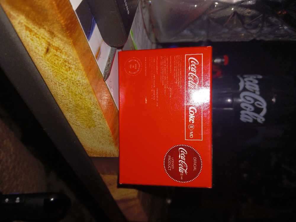 Coca-Cola Miniature 6 Pack Coke Bottles In Carrier 2006 - Coca-Cola vinyl figure collectible - Main Image 2