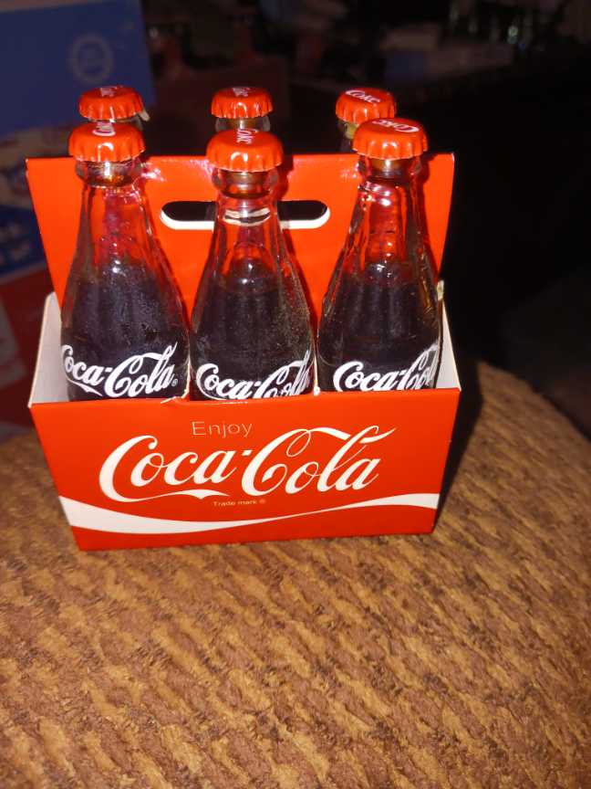 Coca-Cola Miniature 6 Pack Coke Bottles In Carrier 2006 - Coca-Cola vinyl figure collectible - Main Image 3
