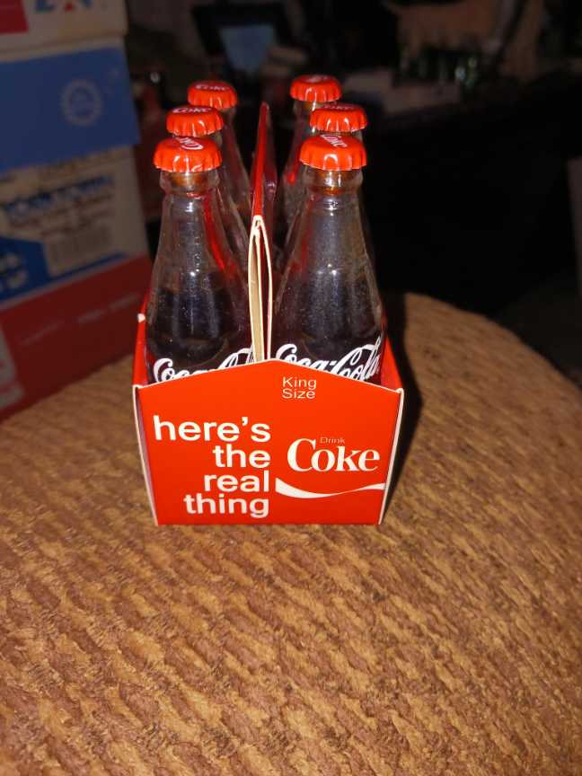 Coca-Cola Miniature 6 Pack Coke Bottles In Carrier 2006 - Coca-Cola vinyl figure collectible - Main Image 4