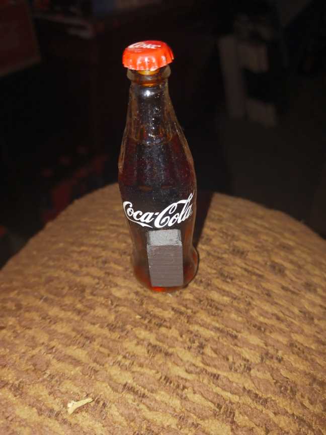 Coca-Cola Miniature Magnets Coke Bottle Liquid Filled 2006 - Coca-Cola vinyl figure collectible - Main Image 2