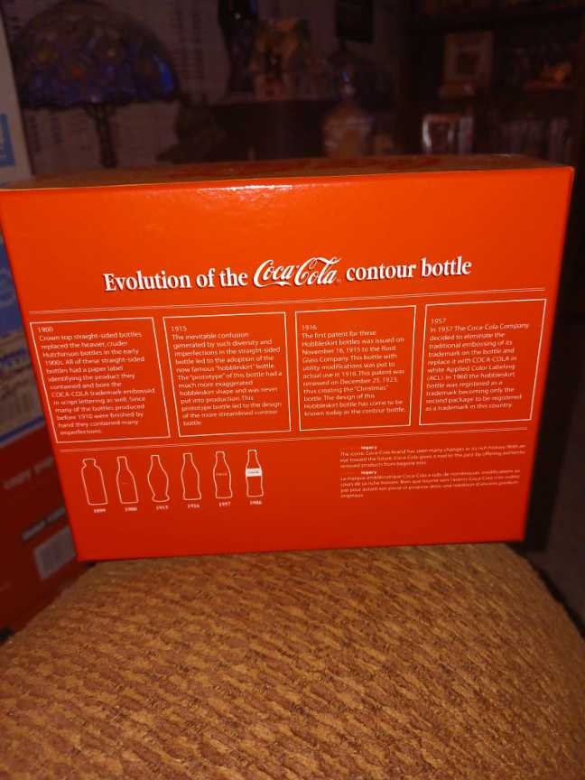 Coca-Cola Miniature Coke Bottles Connect Legacy #6 Bottles 2006 - Coca-Cola vinyl figure collectible - Main Image 2
