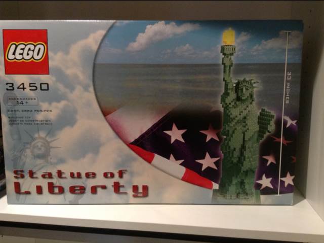 Statue of Liberty  lego collectible [Barcode 042884034504] - Main Image 1