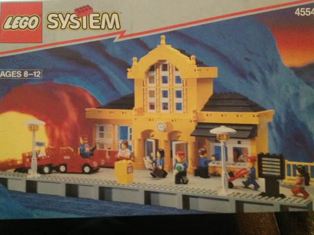 Metro Station  lego collectible [Barcode 042884045548] - Main Image 1