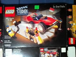 Car Stunt Studios  lego collectible [Barcode 042884013530] - Main Image 1