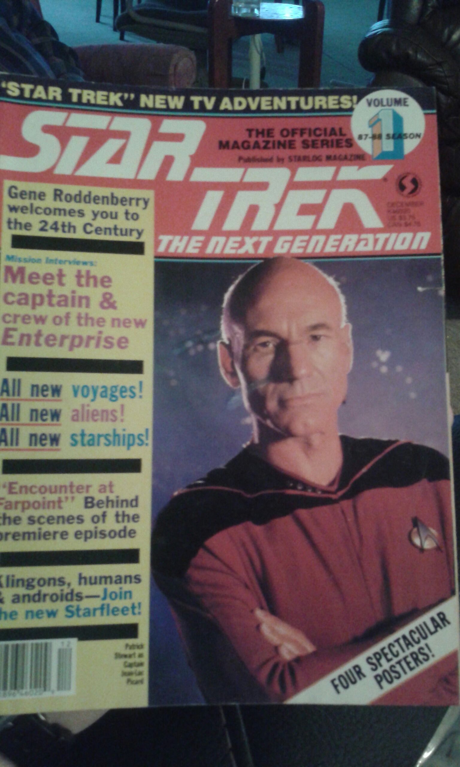 The Official Magazine Series: Star Trek: The Next Generation (December) magazine collectible - Main Image 1