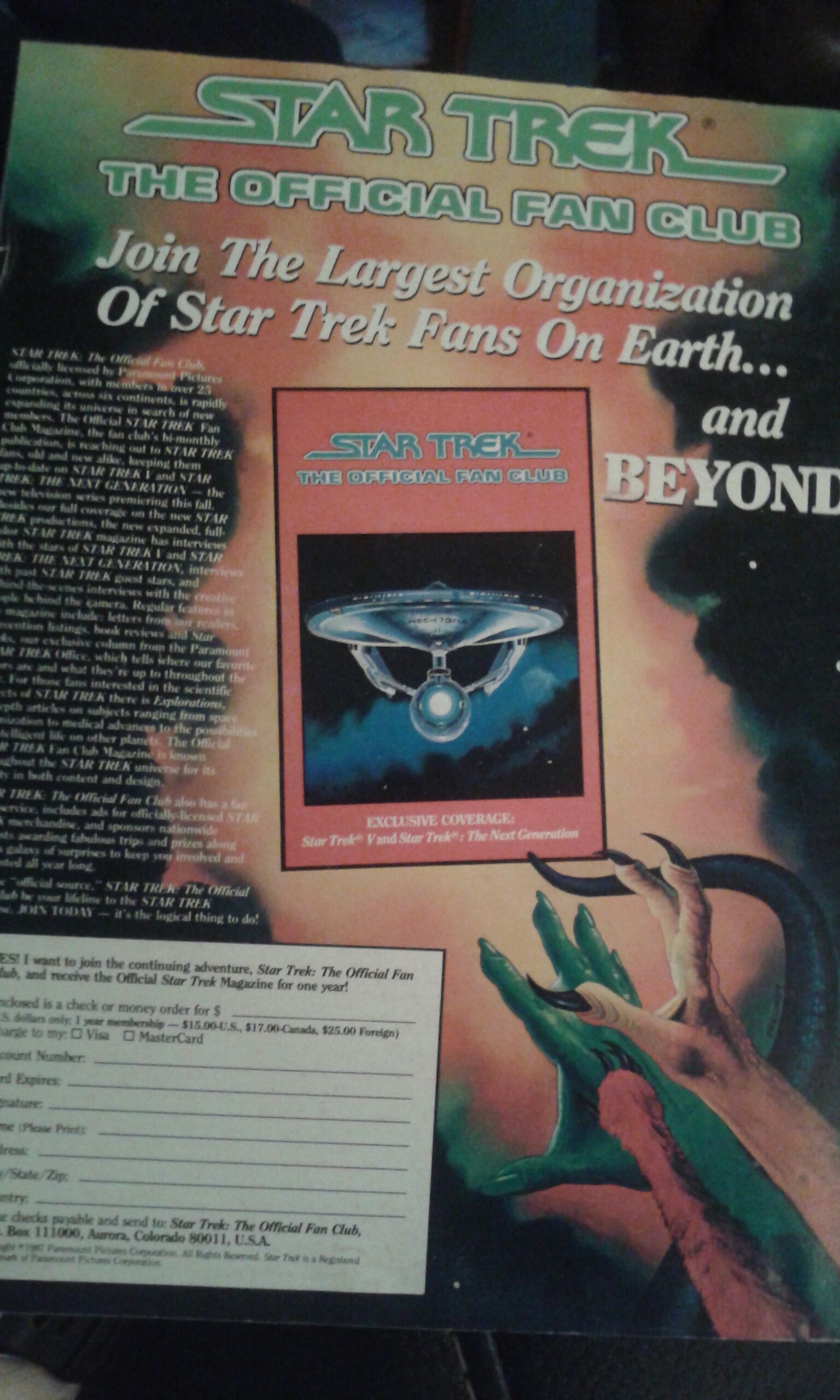 The Official Magazine Series: Star Trek: The Next Generation (December) magazine collectible - Main Image 2