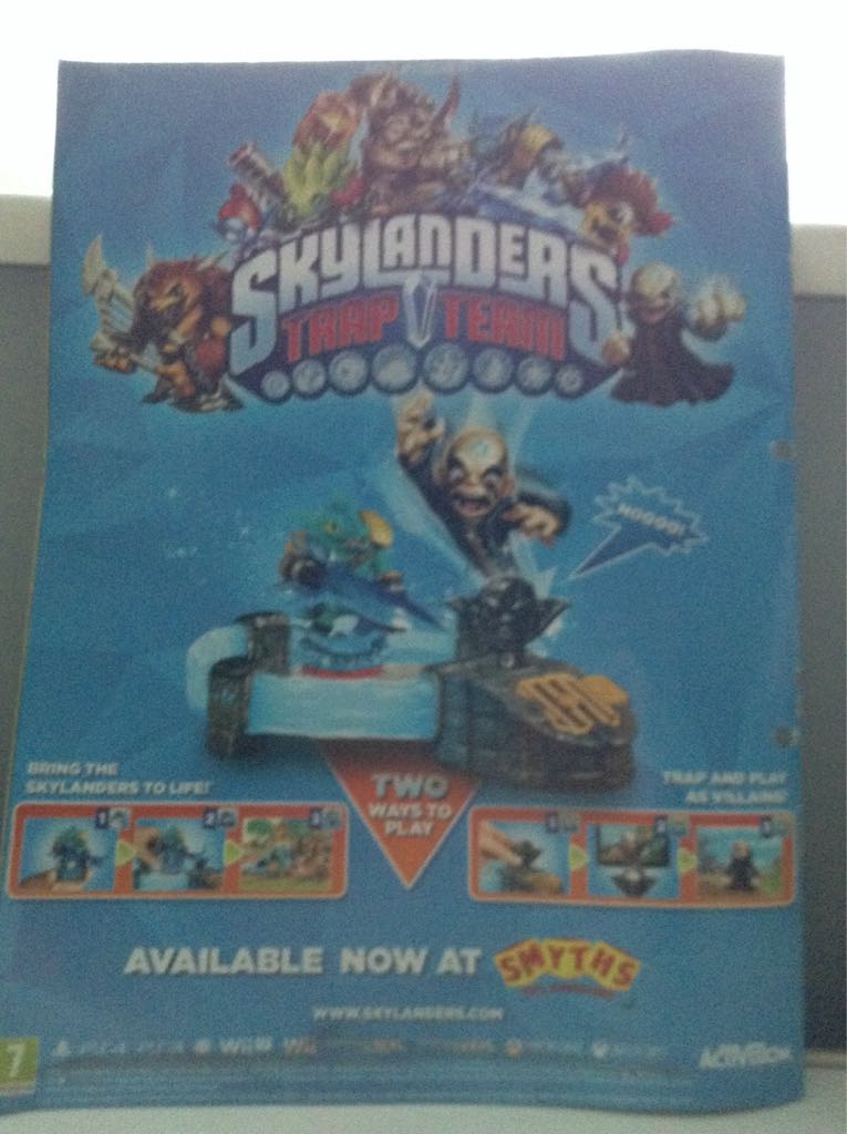 Skylanders Universe Issue 1  (October) magazine collectible - Main Image 2