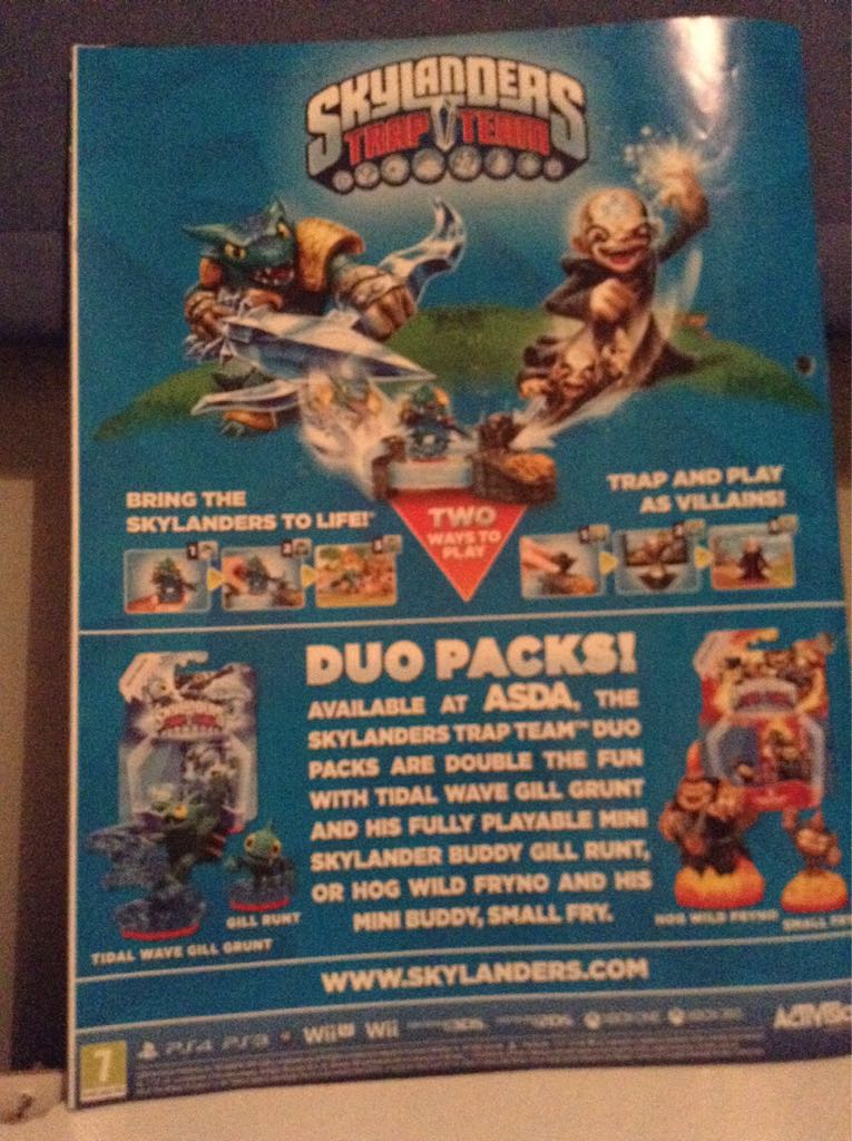 Skylanders Universe Issue 4  (January) magazine collectible - Main Image 2