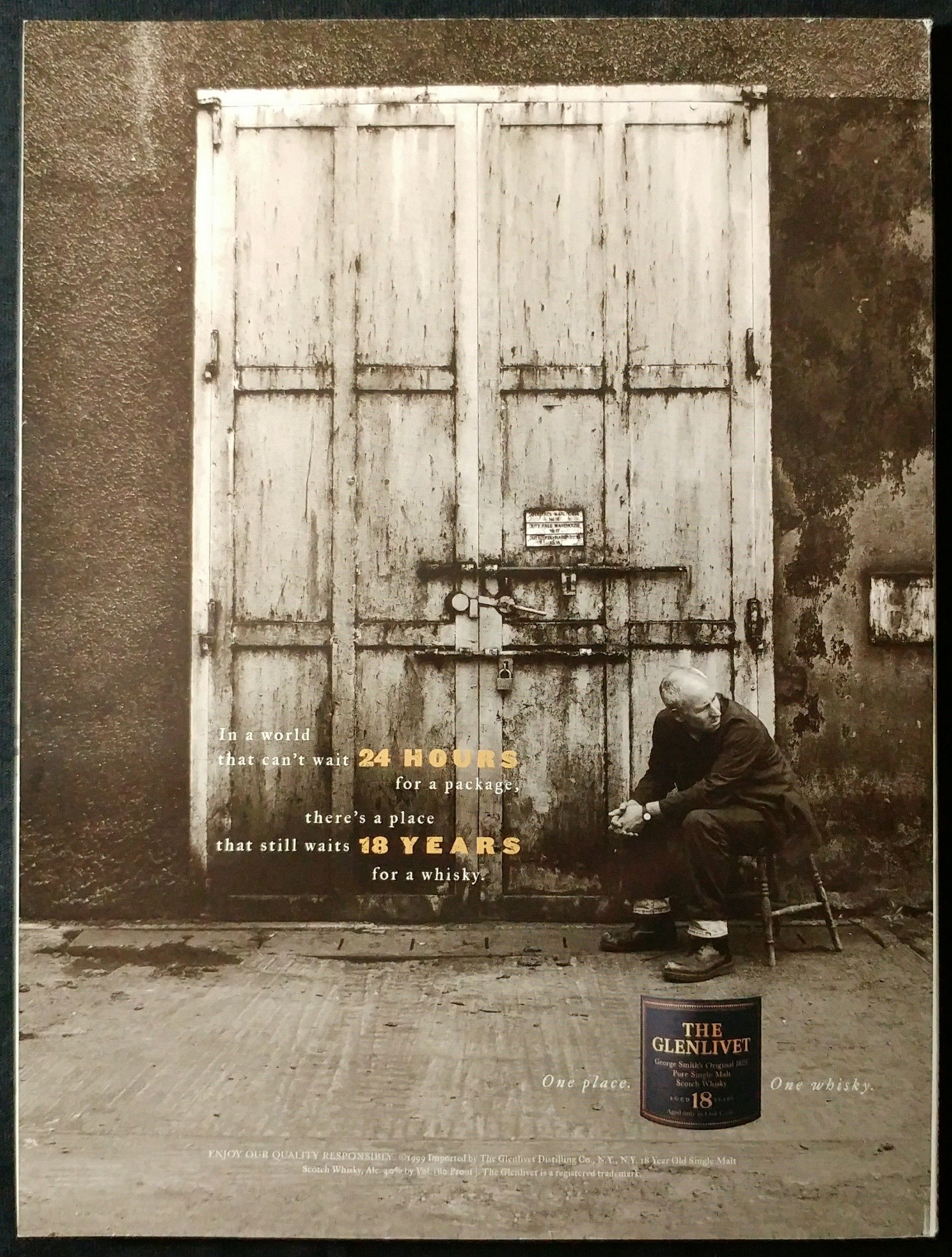 Playboy November 2000  (November) magazine collectible - Main Image 2