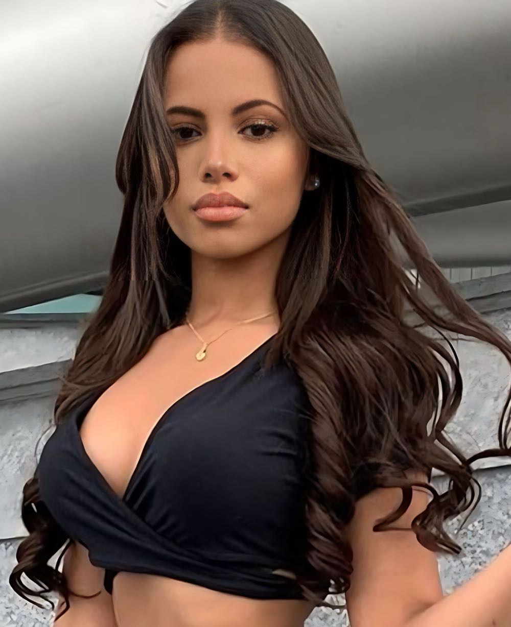 XTC Adelina  (November) magazine collectible - Main Image 4