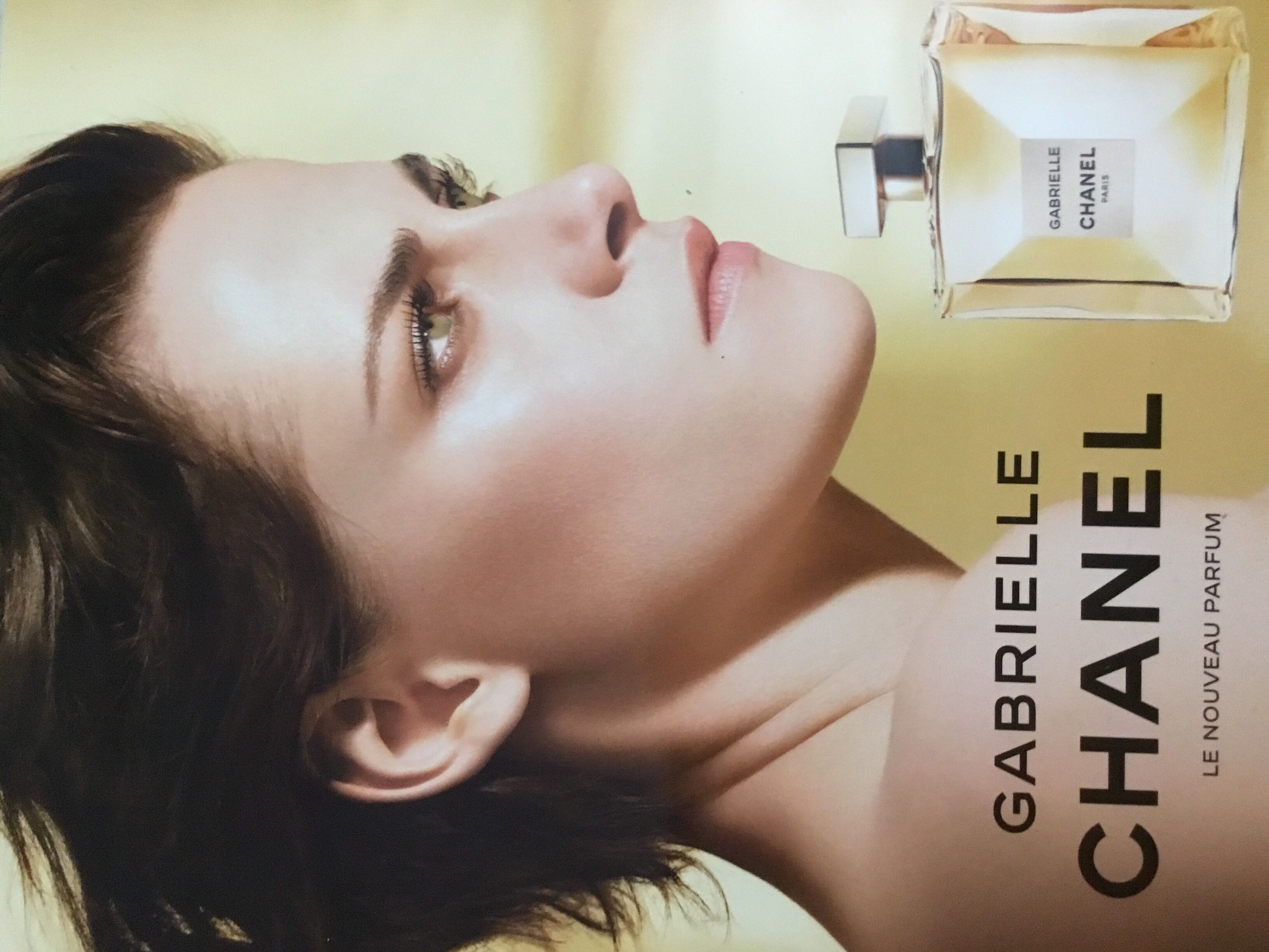 Harper’s Bazar  (October) magazine collectible [Barcode 03763483] - Main Image 2