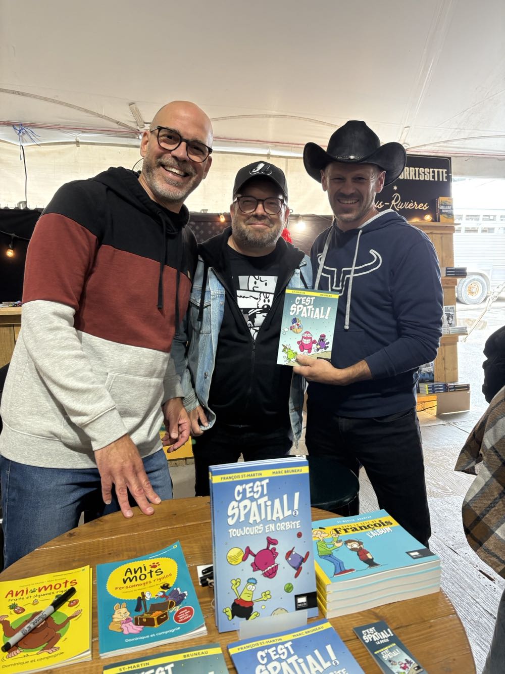 C Est Spacial  magazine collectible - Main Image 3