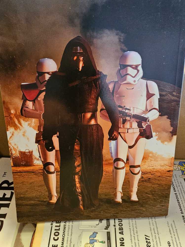 Star Wars Colector Mags  magazine collectible [Barcode 055113701412] - Main Image 3