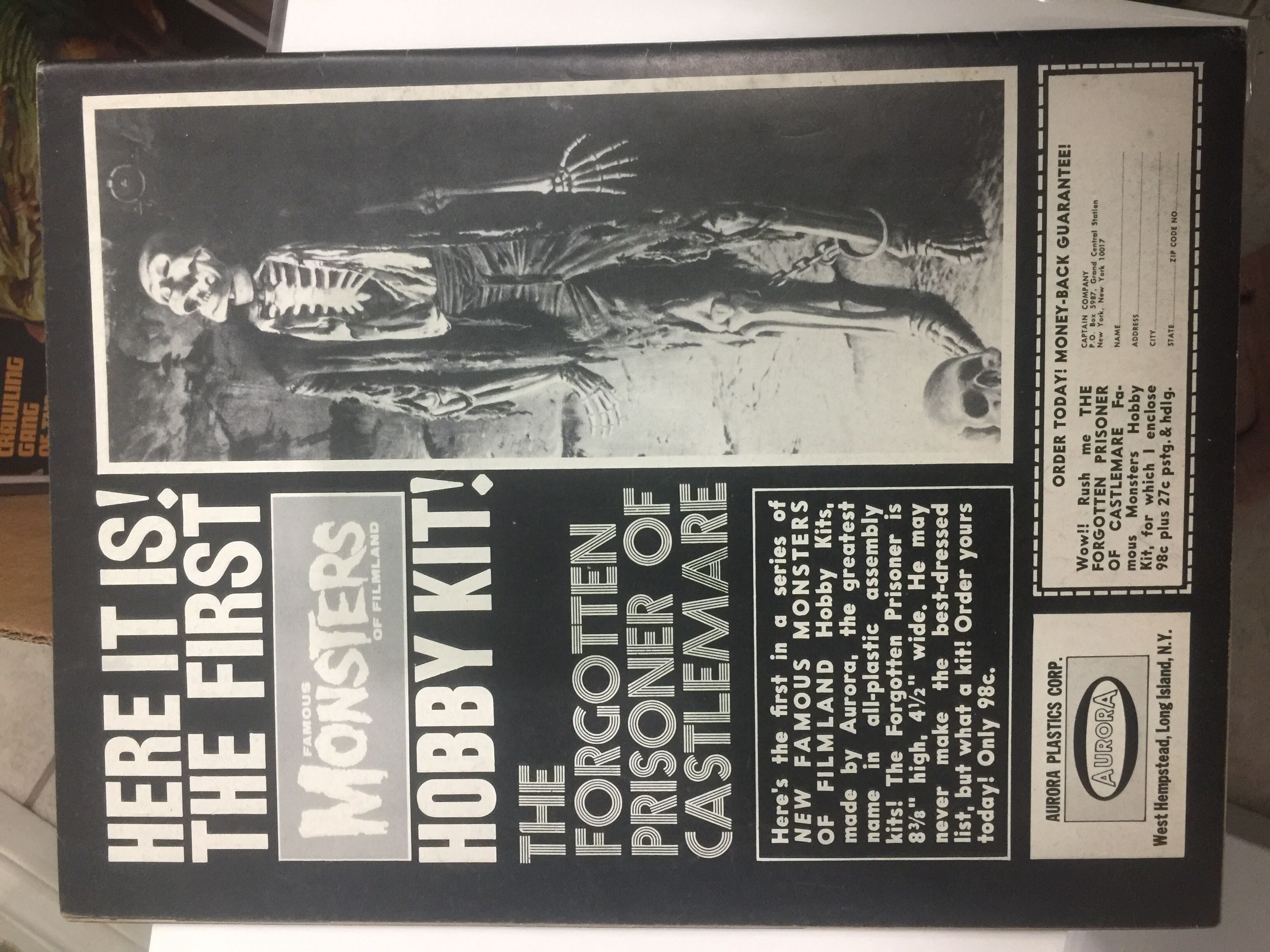 Famous Monsters Of Filmland 52  (October) magazine collectible - Main Image 2