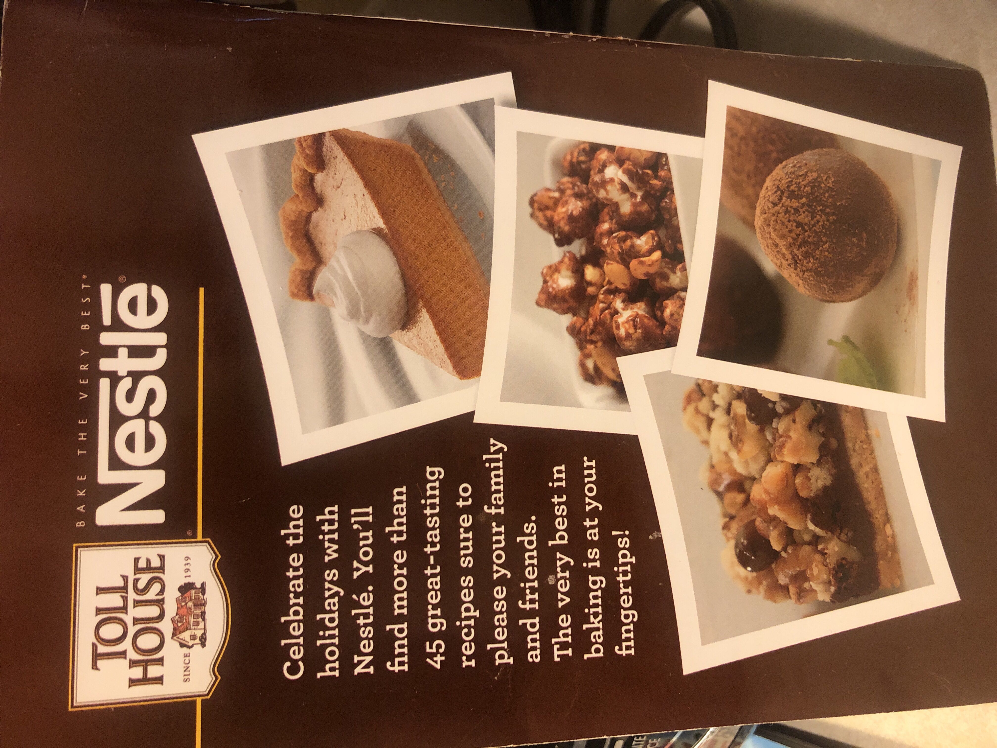 Nestle Toll House Holiday Recipes  (January) magazine collectible [Barcode 070989375000] - Main Image 2