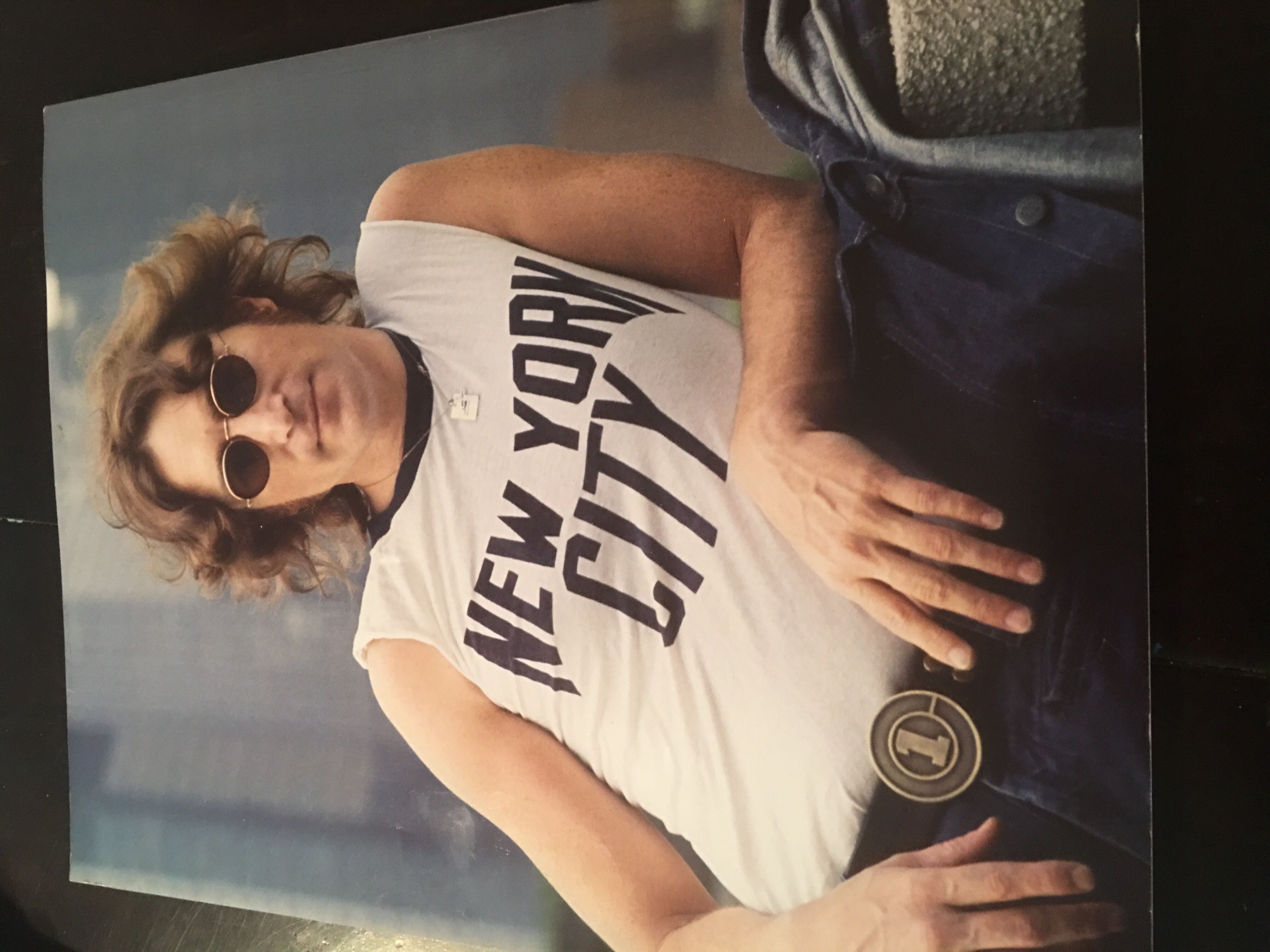 Life Remembering John Lennon  (August) magazine collectible [Barcode 072440102255] - Main Image 2