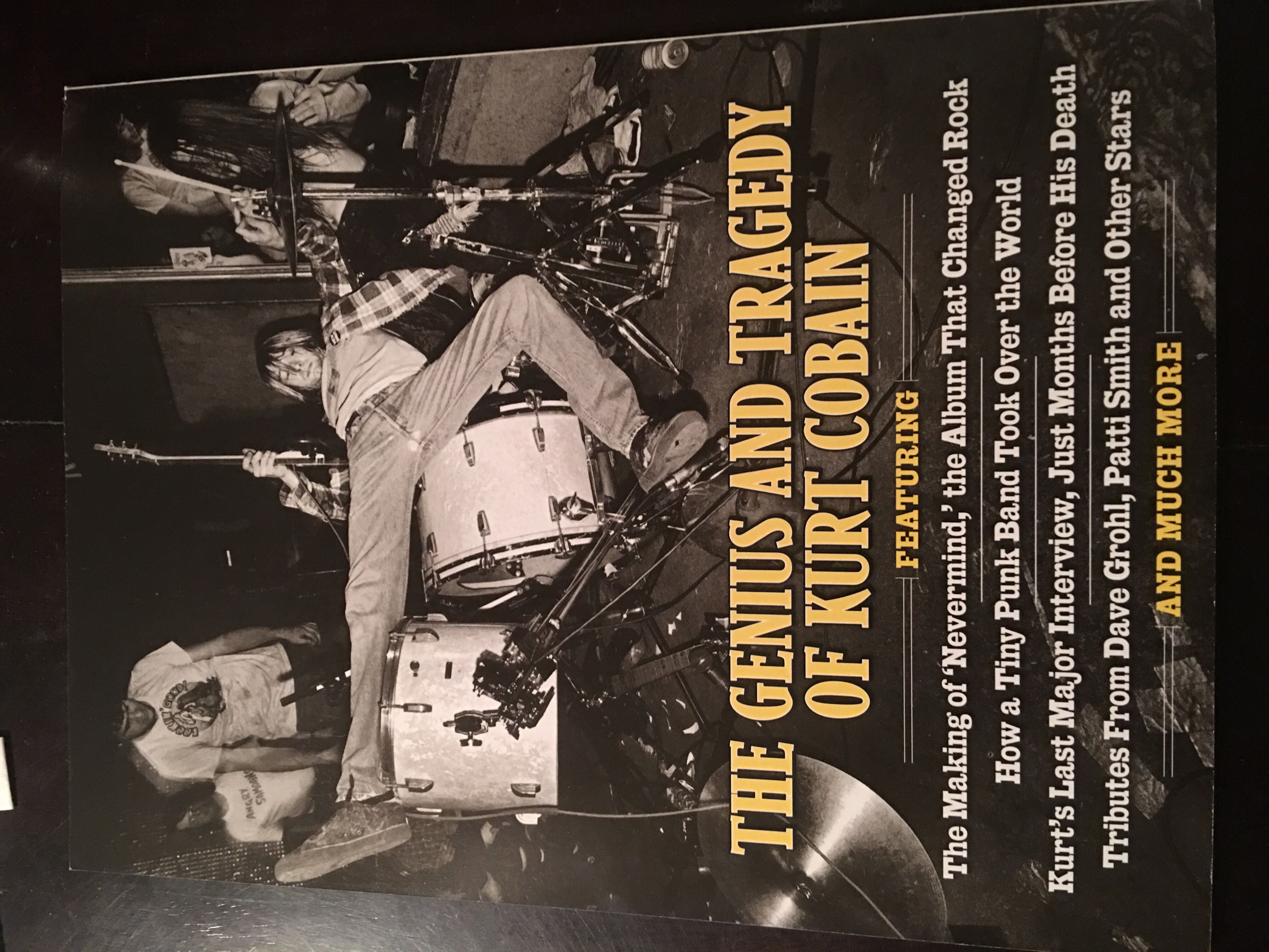 Rolling Stone Nirvana   (April) magazine collectible [Barcode 070992341863] - Main Image 2