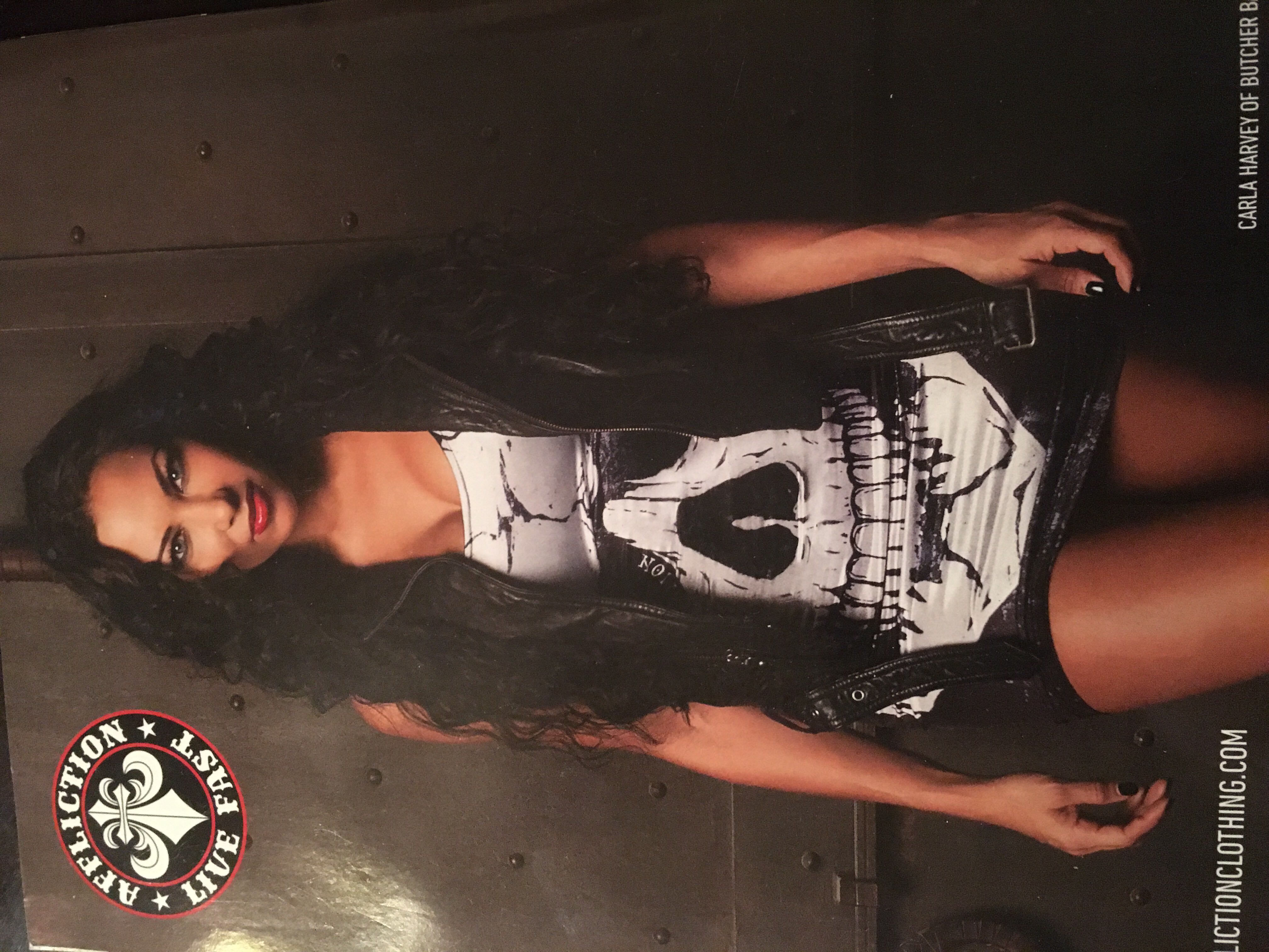 Revolver The 25 Hottest Chicks In Hard Rock   (February) magazine collectible [Barcode 071486015376] - Main Image 2