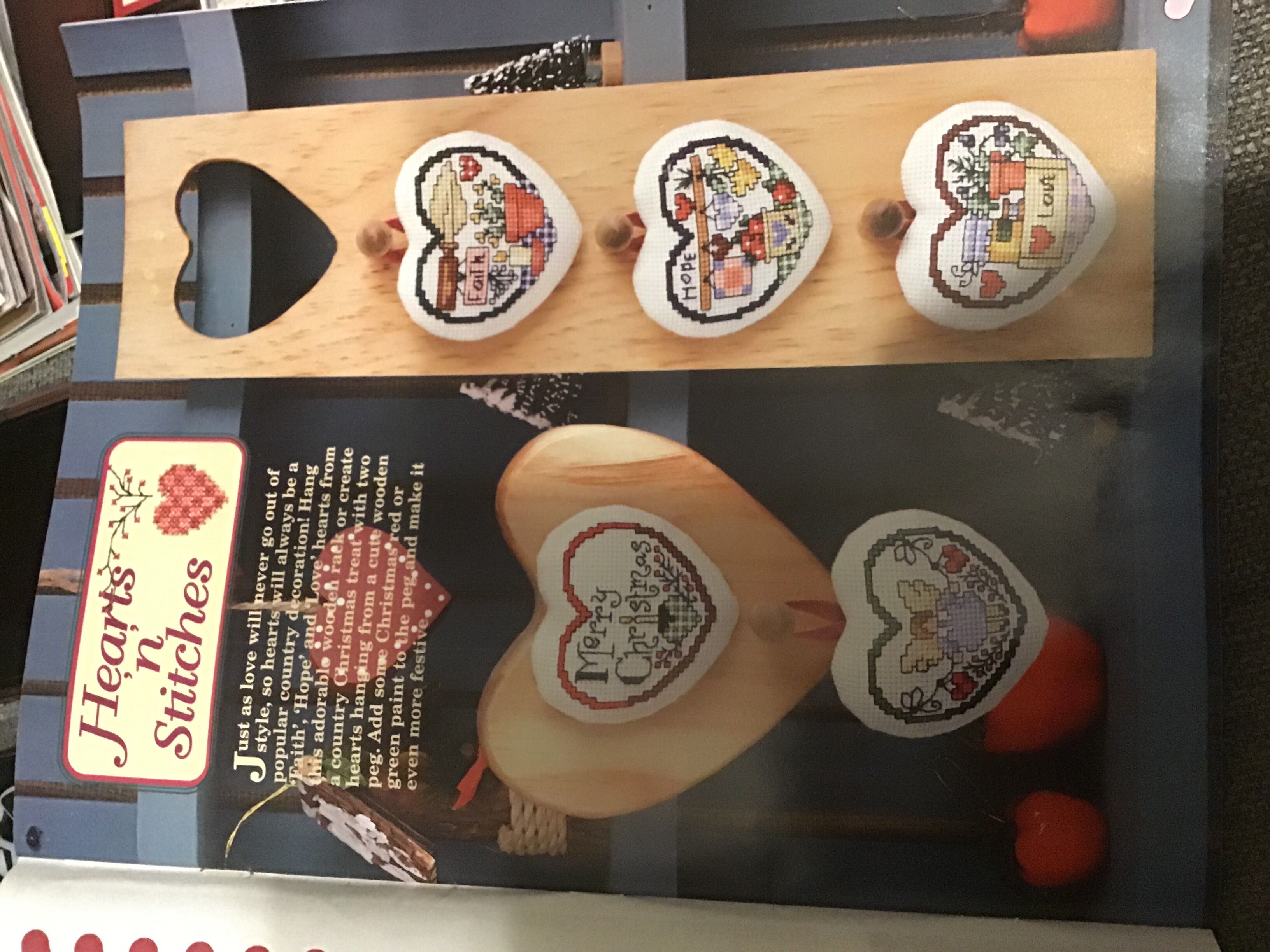 Cross Country Stitching (Vol. 10, No. 5; Nov/Dec 1998)  (December) magazine collectible [Barcode 074851082690] - Main Image 3