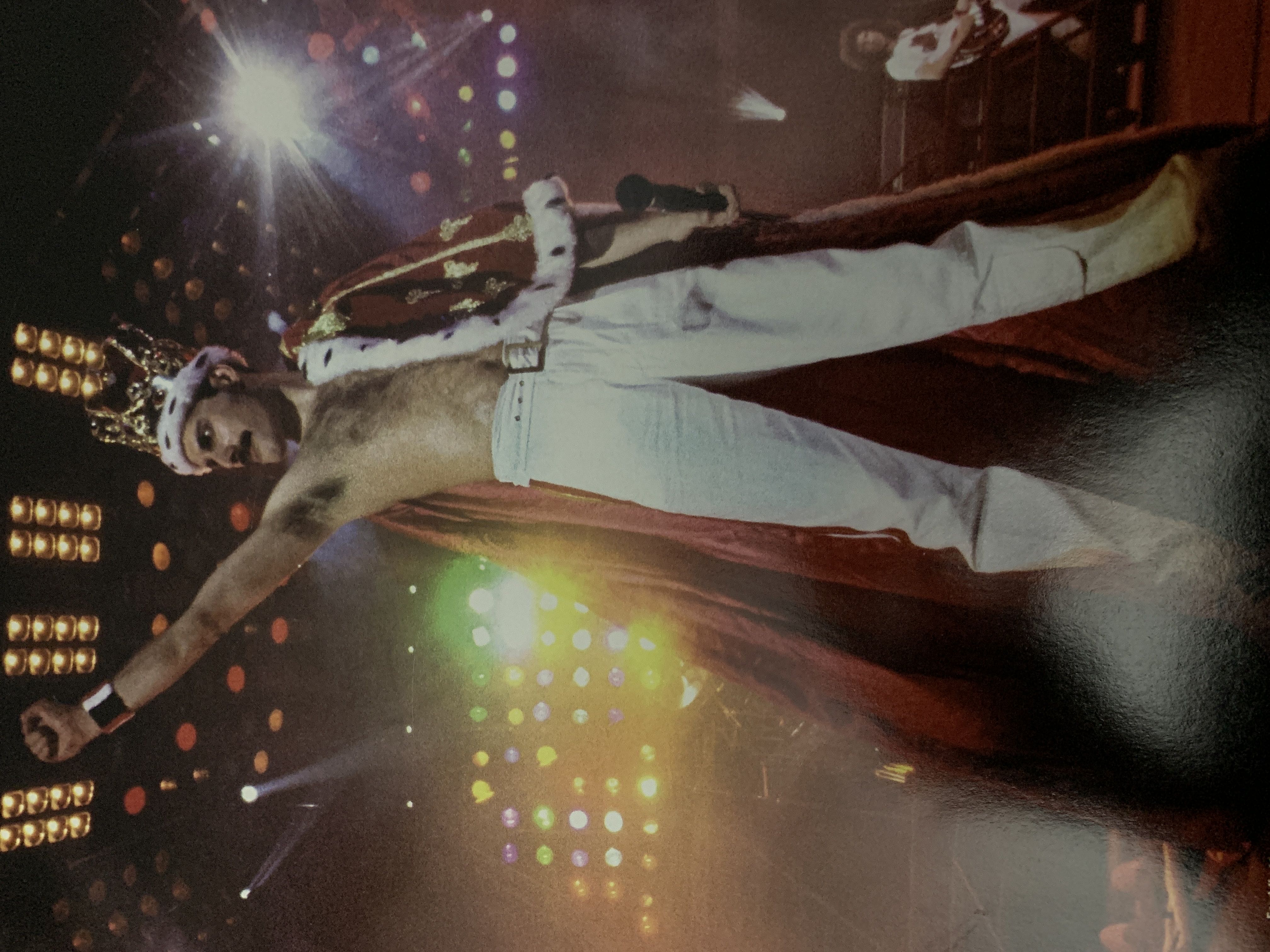 Life: Queen - The Music. The Life. The Rhapsody.  (October) magazine collectible [Barcode 072440106673] - Main Image 2