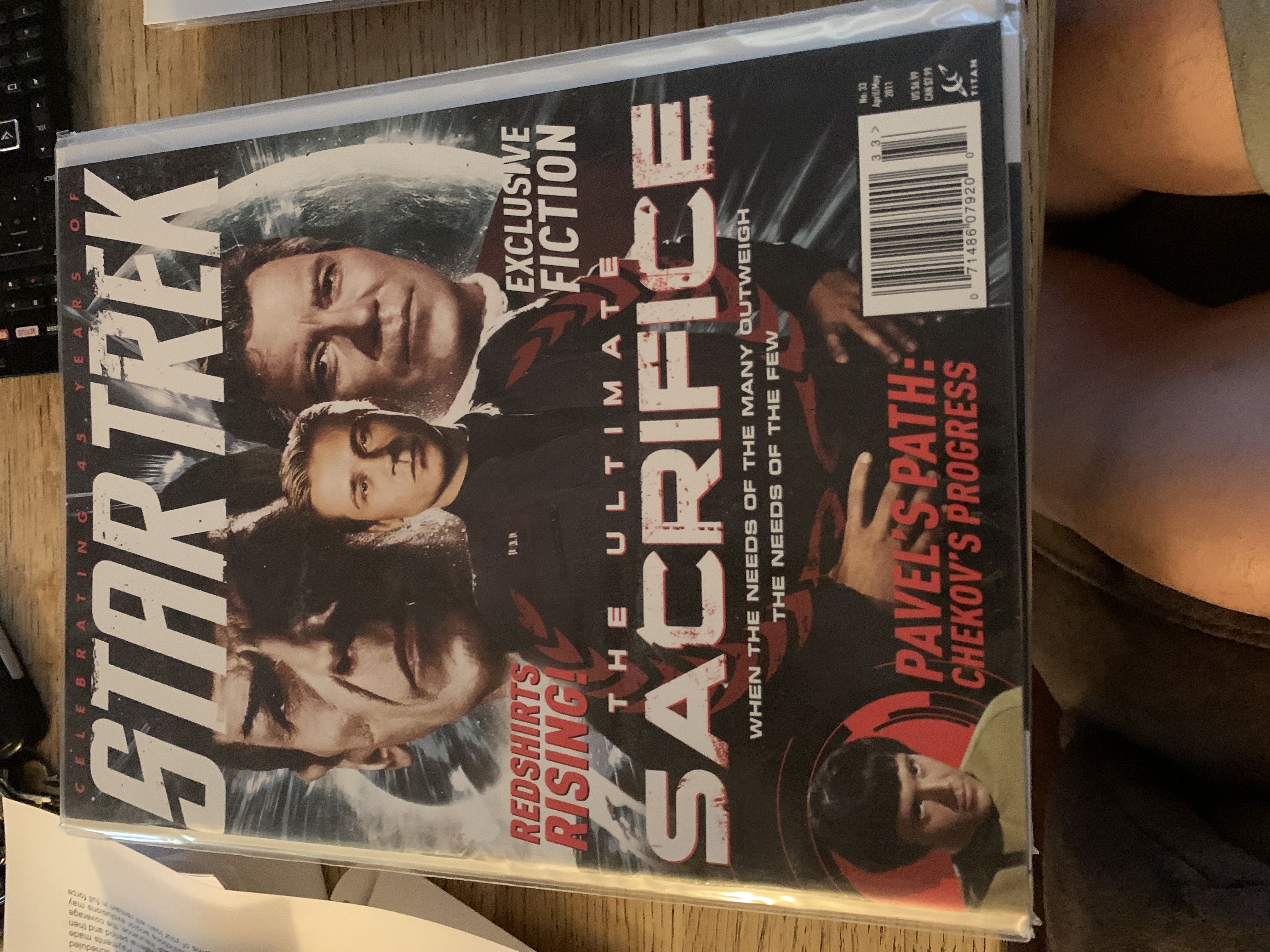Star Trek Magazine  (April) magazine collectible [Barcode 071486079200] - Main Image 1