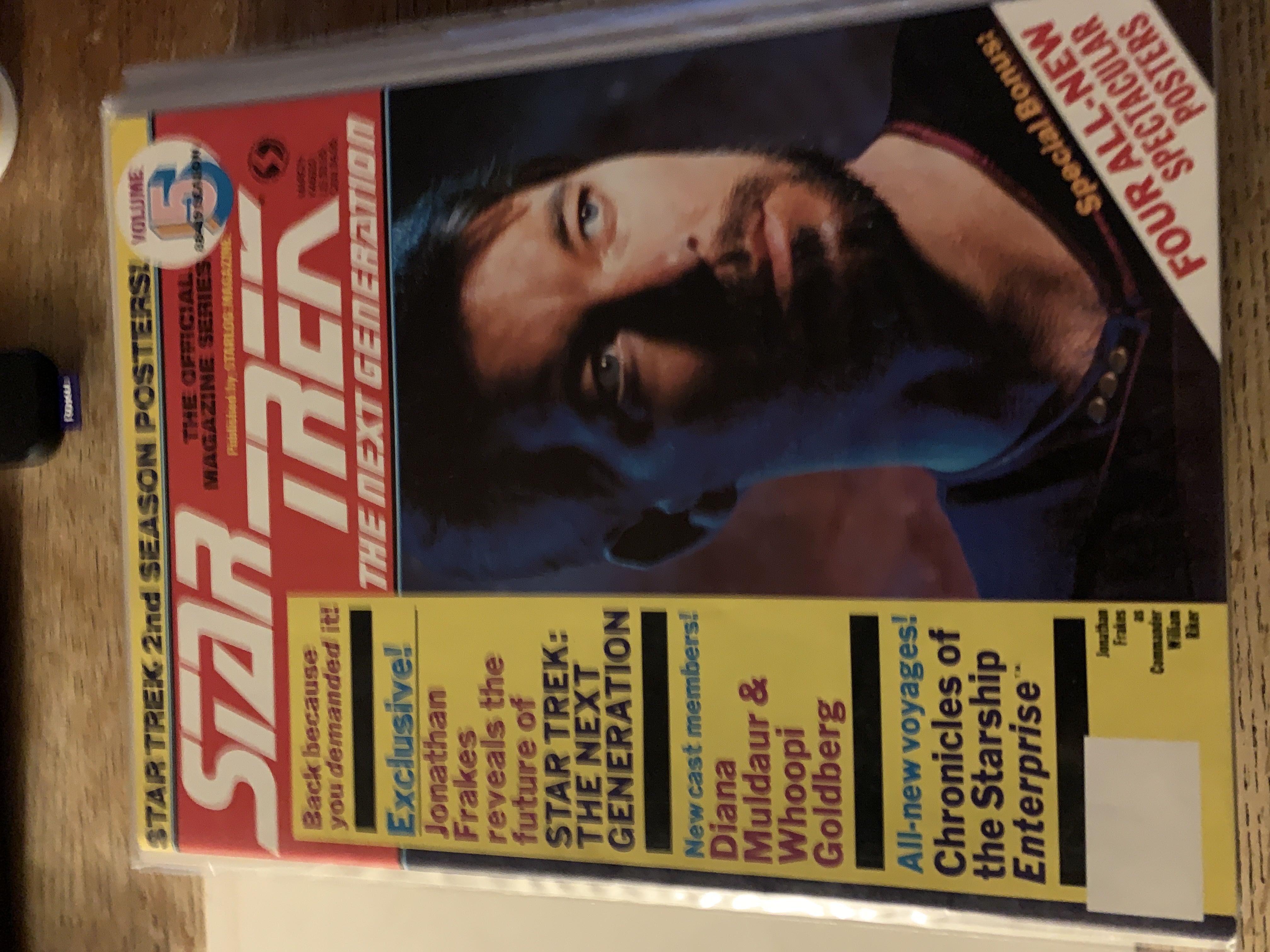 Star Trek TNG Official Magazine (March) magazine collectible - Main Image 1
