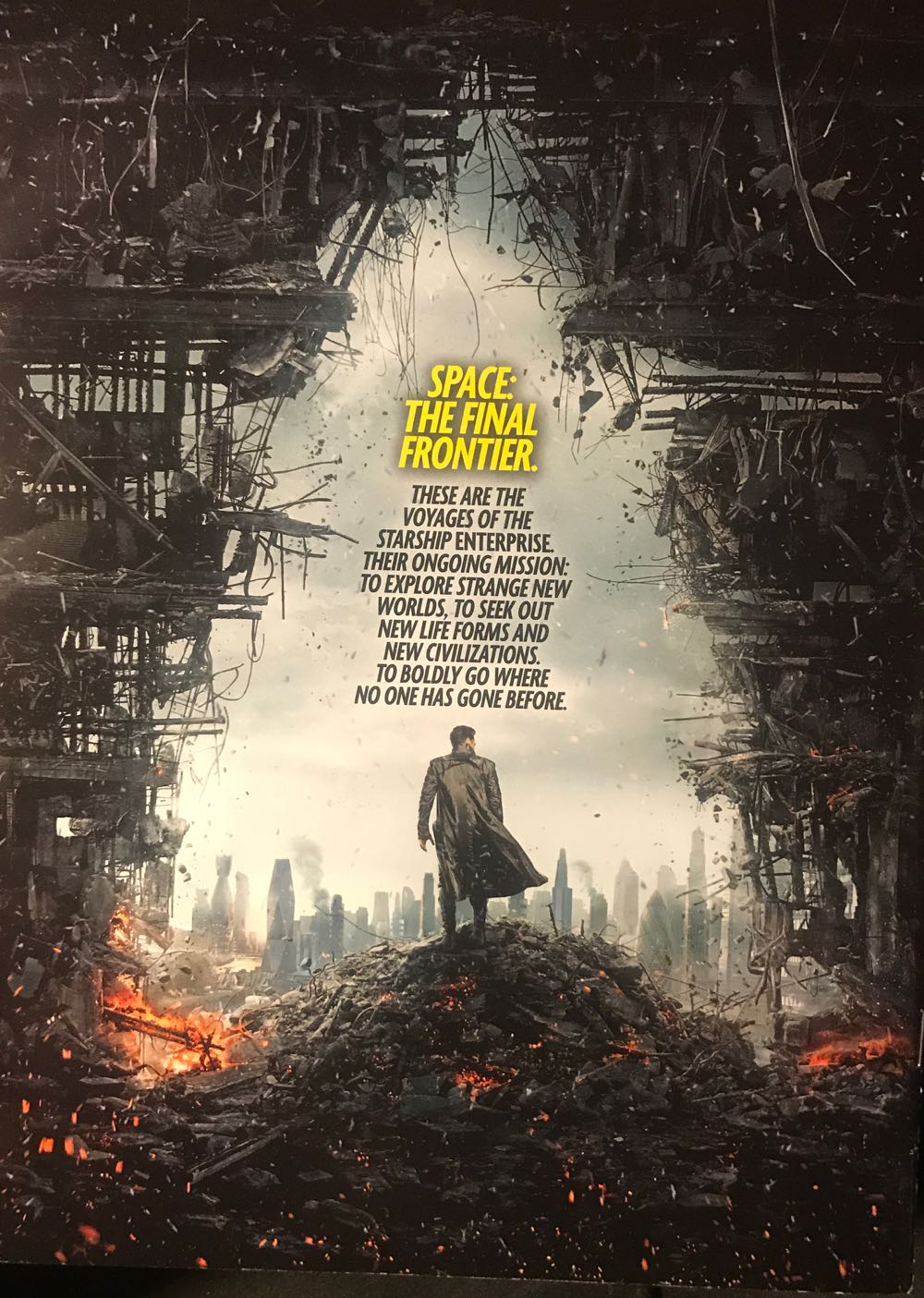 Star Trek Stars Magazine Special  (May) magazine collectible [Barcode 089955510956] - Main Image 2