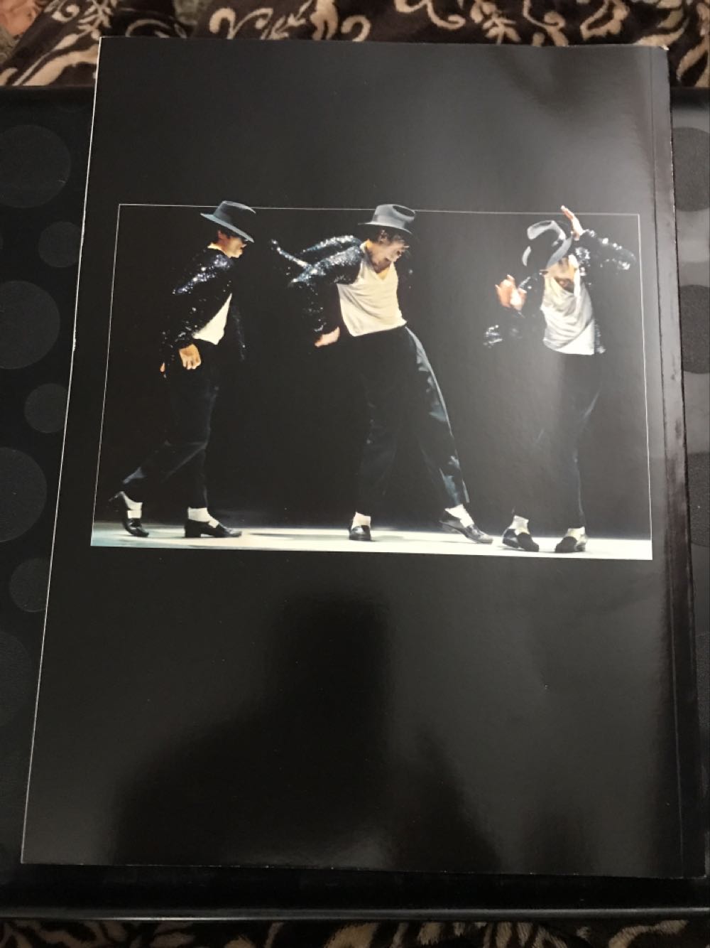 People Remembering Michael 1958-2009  (July) magazine collectible [Barcode 074470106326] - Main Image 2