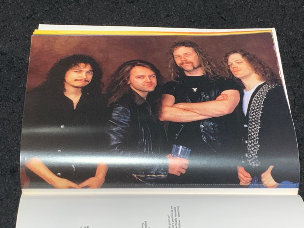 Metallica Tear -out Photo Book  magazine collectible - Main Image 4