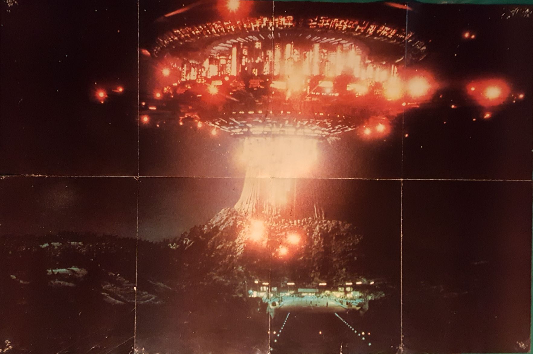 Close Encounters of the Third Kind Official Poster Monthly  (February) magazine collectible - Main Image 2