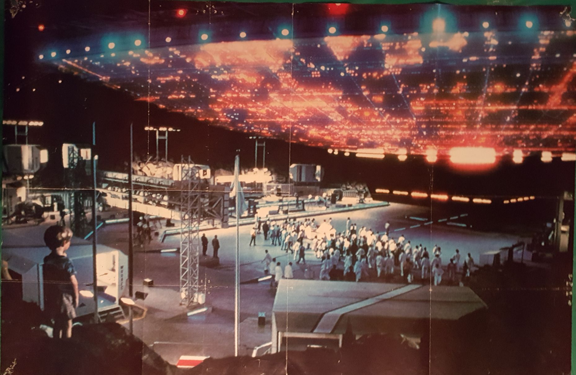 Close Encounters of the Third Kind Official Poster Monthly  (March) magazine collectible - Main Image 2