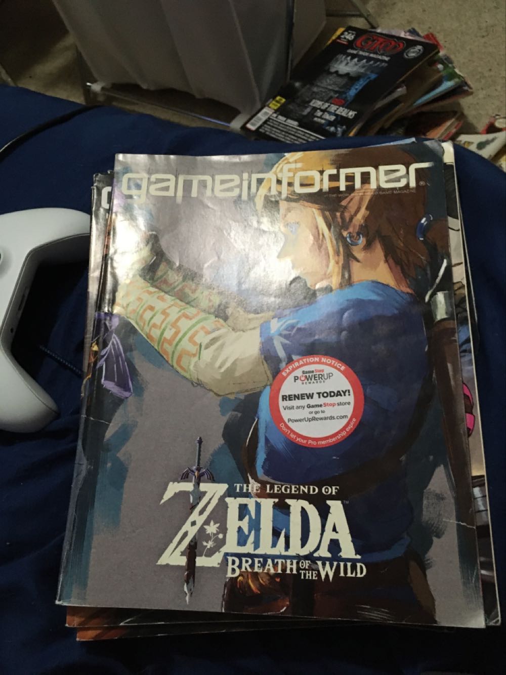 Game Informer 287  (March) magazine collectible [Barcode 72015037142203] - Main Image 1