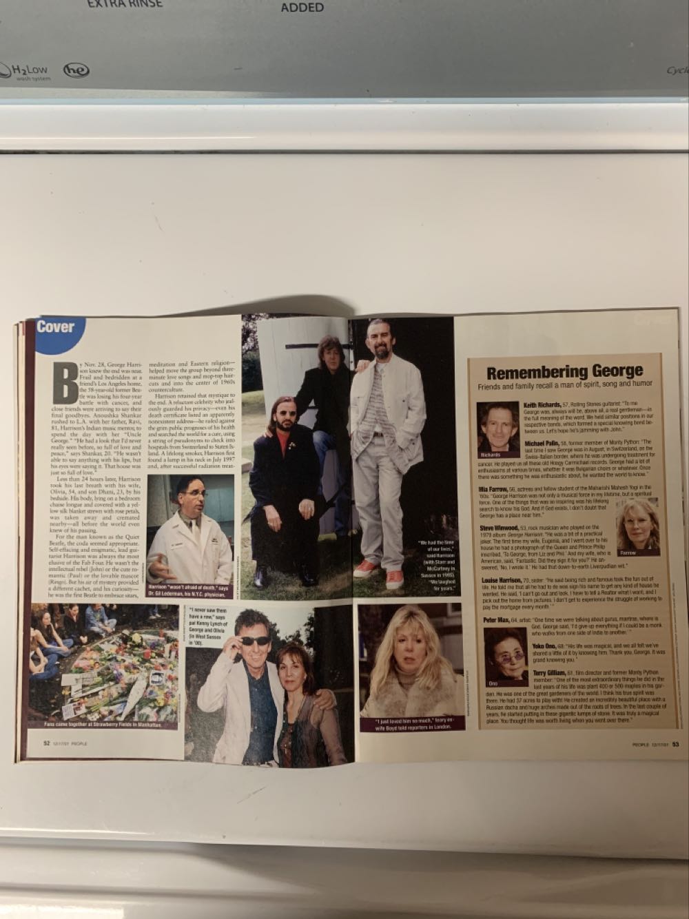 People  (December) magazine collectible [Barcode 07099210227351] - Main Image 3