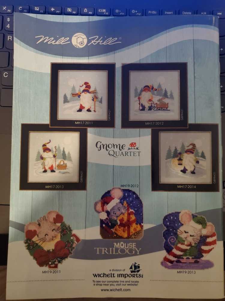 Just CrossStitch  (October) magazine collectible [Barcode 071486015543] - Main Image 2