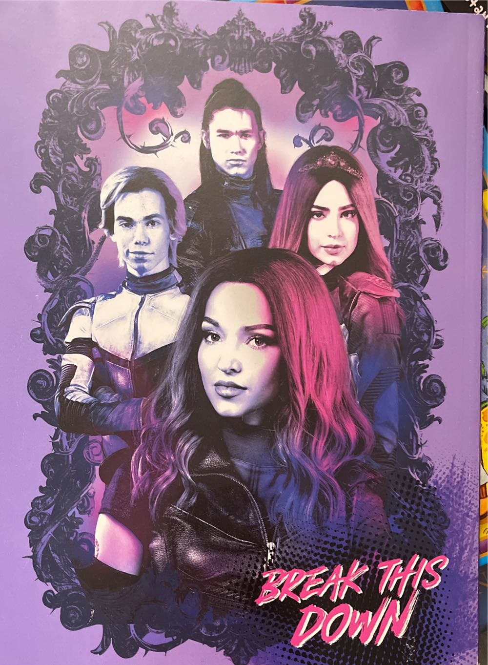 The Official Collector’s Edition Disney Descendants 3  (August) magazine collectible - Main Image 2