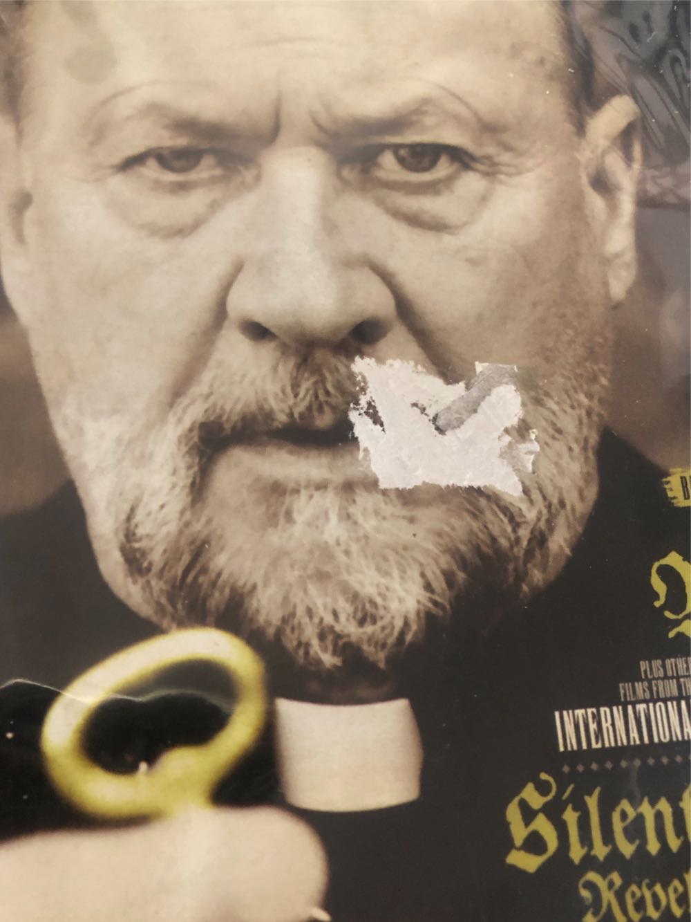 Rue Morgue  (November) magazine collectible [Barcode 07447002372271] - Main Image 2