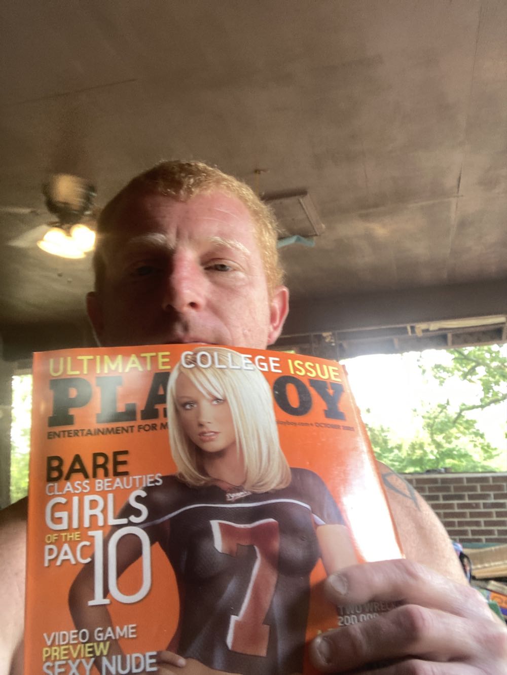 Magazine Playboy October  magazine collectible [Barcode 07098935270410] - Main Image 3