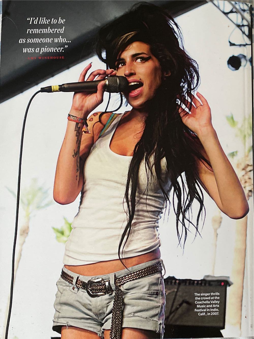 Amy Winehouse: Tribute To An Icon  (August) magazine collectible [Barcode 07336162557160] - Main Image 2